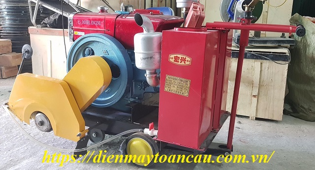 máy cắt đường bê tông đầu nổ D8